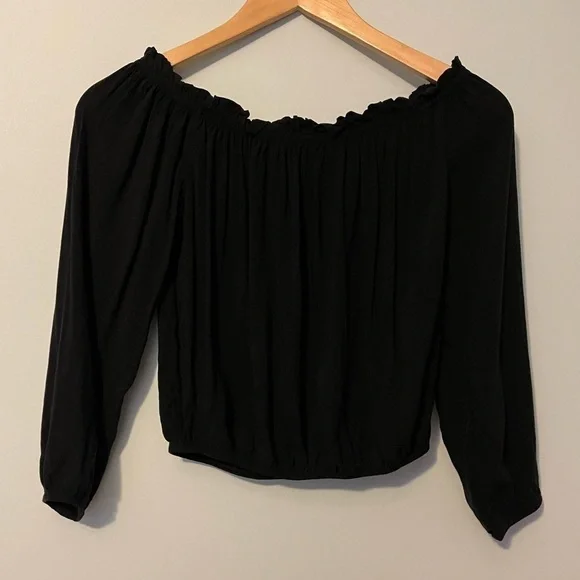 Brandy Melville Black Cropped Off the Shoulder Blouse - Picture 5 of 7